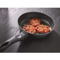 Set Poêle Anti-adhérente Dur Comme La Pierre 20 Cm Et 2 éponges Végétales -Magasin De Fournitures De Cuisine À Domicile 101024 4 2 Set poele anti adherente Dur comme la pierre 20 cm et 2 eponges vegetales Mathon