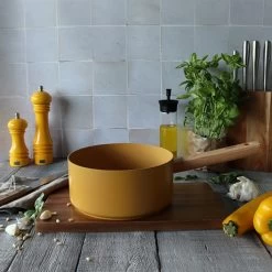 Casserole Ector Induction Aluminium Revêtu Manche En Bois 20 Cm Jaune -Magasin De Fournitures De Cuisine À Domicile 108004 2 1 Casserole Ector induction aluminium revetu manche en bois 20 cm jaune Ogo