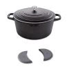 Lot Cocotte Légère Ronde En Fonte D'aluminium 28 Cm Et Deux Maniques En Silicone -Magasin De Fournitures De Cuisine À Domicile 113006 0 1 Lot cocotte legere ronde en fonte d aluminium 28 cm et deux maniques en silicone Mathon
