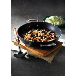 Le Creuset Sauteuse Provençale Et Couvercle Les Forgées 30 Cm 8 Le Creuset Sauteuse Provençale Et Couvercle Les Forgées 30 Cm -Magasin De Fournitures De Cuisine À Domicile 13215 2 3 Sauteuse provencale et couvercle Les Forgees 30 cm Le Creuset