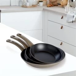 Lot De 3 Poêles Antiadhérentes Prestige 20, 24 Et 28 Cm -Magasin De Fournitures De Cuisine À Domicile 13918 1 2 Lot de 3 Poeles antiadherentes Prestige 20 24 et 28 cm Mathon