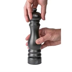 Peugeot Moulin à Poivre Paris Chef Carbone -Magasin De Fournitures De Cuisine À Domicile 201229 2 2 Moulin a poivre Paris Chef carbone Peugeot