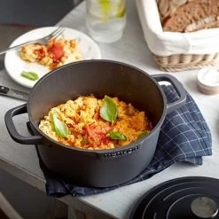 Cocotte Légère Ronde En Fonte D'aluminium 20 Cm 2,6 L Coloris Noir 6 Cocotte Légère Ronde En Fonte D'aluminium 20 Cm 2,6 L Coloris Noir -Magasin De Fournitures De Cuisine À Domicile 203002 1 3 Cocotte legere ronde en fonte d aluminium 20 cm 2 6 L coloris noir Mathon