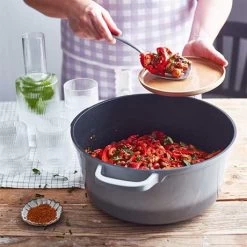 Cocotte Légère Ronde En Fonte D'aluminium 28 Cm 6,7 L Coloris Gris -Magasin De Fournitures De Cuisine À Domicile 203005 1 4 Cocotte legere ronde en fonte d aluminium 28 cm 6 7 L coloris gris Mathon