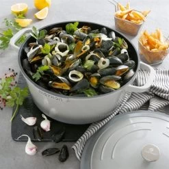 Cocotte Légère Ronde En Fonte D'aluminium 28 Cm 6,7 L Coloris Gris -Magasin De Fournitures De Cuisine À Domicile 203005 3 4 Cocotte legere ronde en fonte d aluminium 28 cm 6 7 L coloris gris Mathon