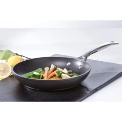Le Creuset Sauteuse Antiadhésive Les Forgées 30 Cm -Magasin De Fournitures De Cuisine À Domicile 23203 2 2 Sauteuse antiadhesive Les Forgees 30 cm Le Creuset
