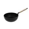 De Buyer Sauteuse 24 Cm Bombée Choc B Bois -Magasin De Fournitures De Cuisine À Domicile 288001 0 1 Sauteuse 24 cm bombee Choc B Bois De Buyer