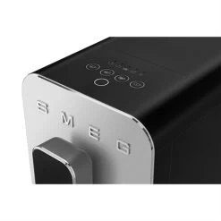 Smeg Machine à Café Avec Broyeur 19 Bars BCC01BLMEU Noir Mat 7 Smeg Machine à Café Avec Broyeur 19 Bars BCC01BLMEU Noir Mat -Magasin De Fournitures De Cuisine À Domicile 700072 2 1 Machine a cafe avec broyeur 19 bars BCC01BLMEU noir mat Smeg