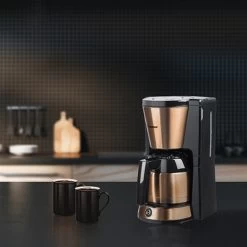 Bestron Cafetière Filtre Avec Verseuse Isotherme 8 Tasses 900 W Coloris Cuivre -Magasin De Fournitures De Cuisine À Domicile 700100 3 1 Cafetiere filtre avec verseuse isotherme 8 tasses 900 W coloris cuivre Bestron