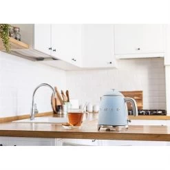 Smeg Mini Bouilloire 0,8 L 1400 W KLF05PBEU Bleu Azur -Magasin De Fournitures De Cuisine À Domicile 702031 4 4 Mini bouilloire 0 8 L 1400 W KLF05PBEU bleu azur Smeg