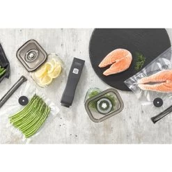 Caso Pompe De Mise Sous Vide électrique Vacu One Touch Eco-Set Avec Accessoires -Magasin De Fournitures De Cuisine À Domicile 760363 3 1 Pompe de mise sous vide electrique Vacu One Touch Eco Set avec accessoires Caso
